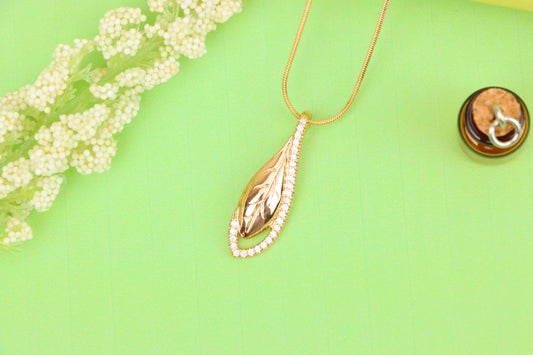 Elegant Rose Gold Leaf Pendant with Crystal Accents, XPPT1581 (2146-1)