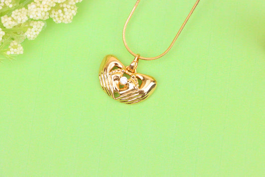 Heart-Shaped Hand Embrace Pendant with Crystal, XPPT1584 (2146-4)