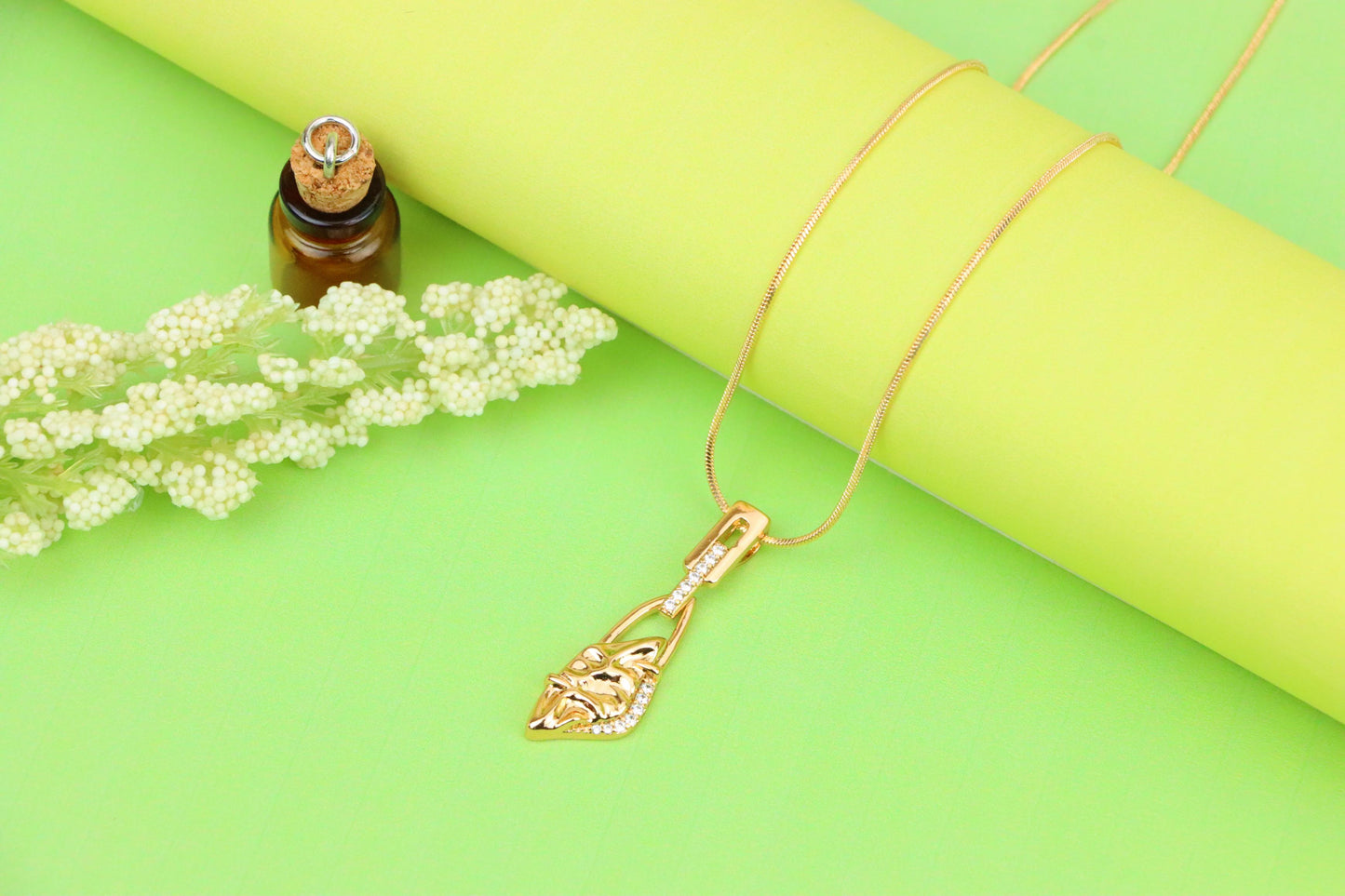 Rose Gold Cat Face Pendant with Crystals – Elegant, XPPT1207 (2121-6)