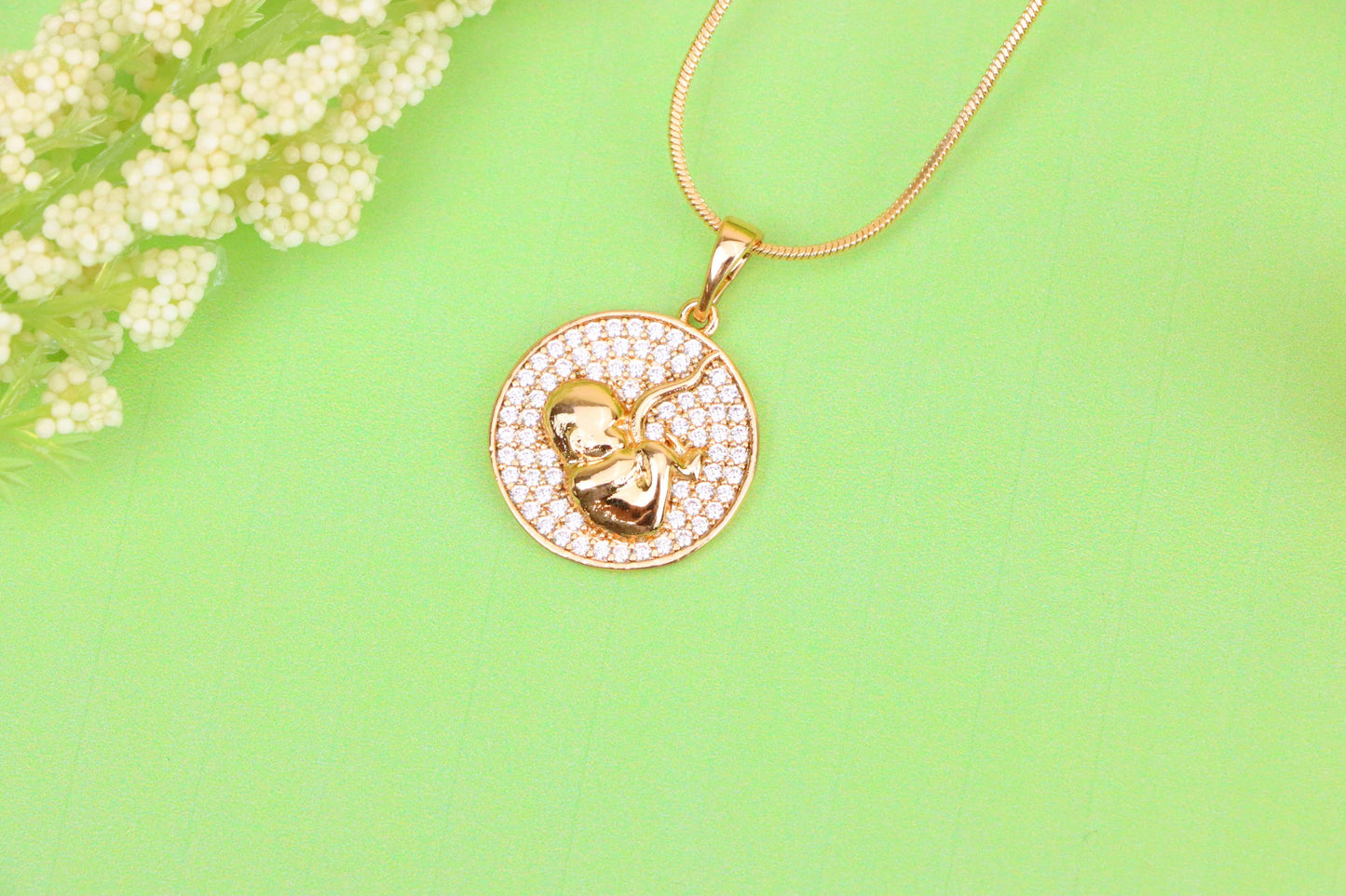 Round Rose Gold Pendant with Crystal Border and Cat Design Center, XPPT1604 (2147-7)