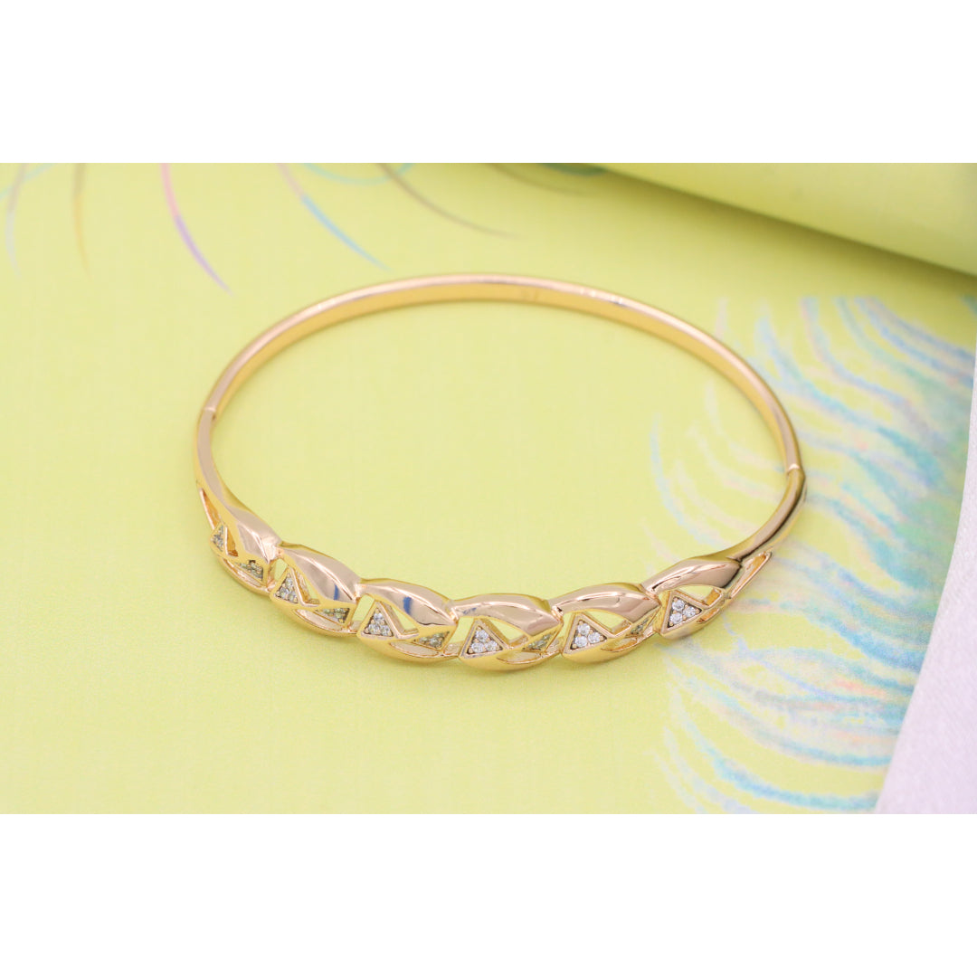 Elegant Rose Gold Bangle with Geometric Triangle Detailing, XPBL0519 (2052-9)
