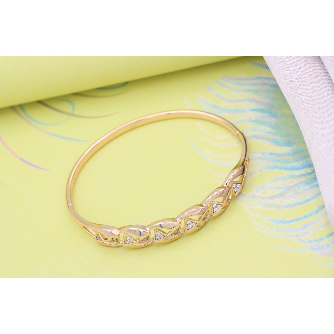 Elegant Rose Gold Bangle with Geometric Triangle Detailing, XPBL0519 (2052-9)