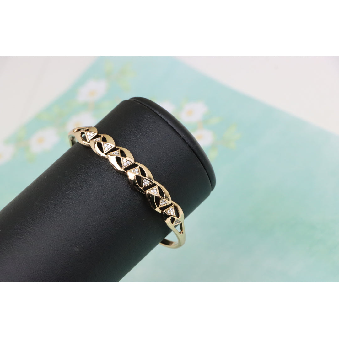 Elegant Rose Gold Bangle with Geometric Triangle Detailing, XPBL0519 (2052-9)