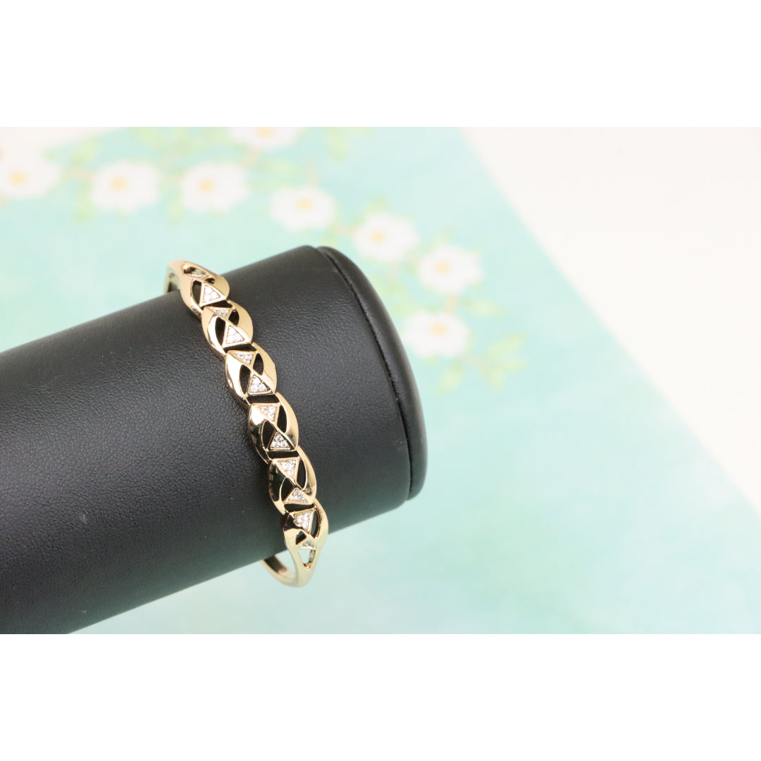 Elegant Rose Gold Bangle with Geometric Triangle Detailing, XPBL0519 (2052-9)
