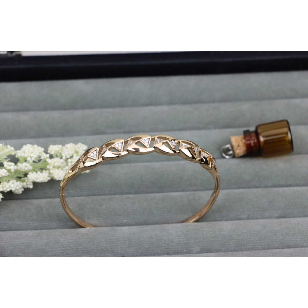 Elegant Rose Gold Bangle with Geometric Triangle Detailing, XPBL0519 (2052-9)