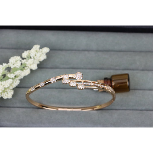 Rose Gold Bangle with Elegant Leaf-Inspired Cubic Zirconia Design, XPBL0554 (2056-4)