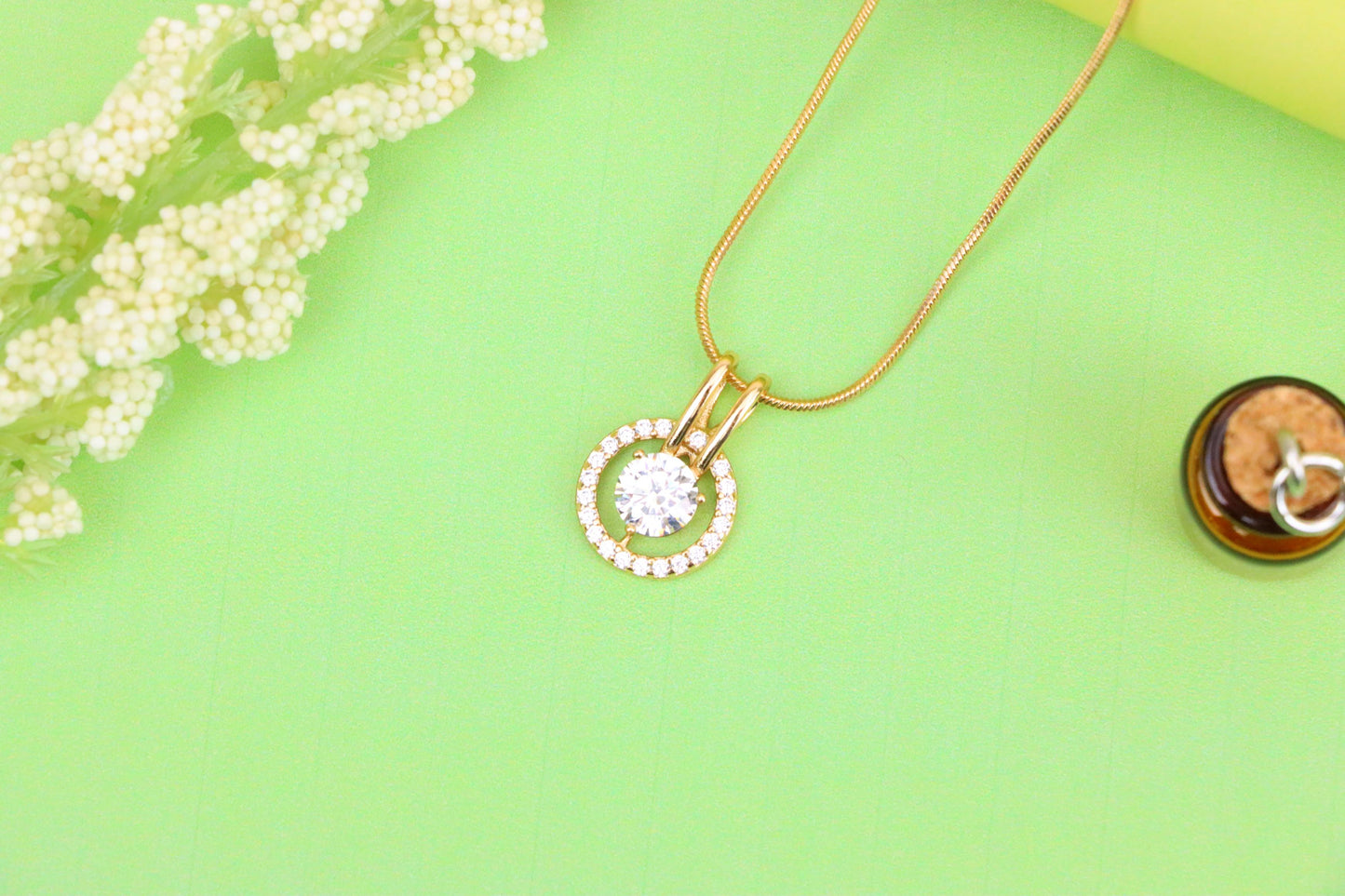 Brilliant White Center Stone Pendant with Elegant Crystal Halo Design, XPPT1709 (2150-7)