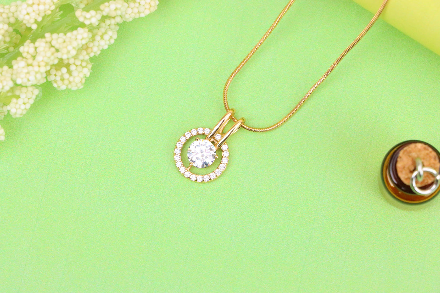 Brilliant White Center Stone Pendant with Elegant Crystal Halo Design, XPPT1709 (2150-7)
