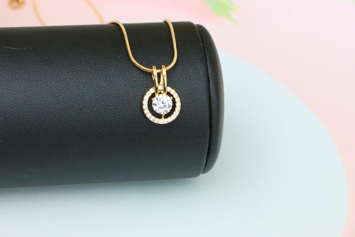 Brilliant White Center Stone Pendant with Elegant Crystal Halo Design, XPPT1709 (2150-7)