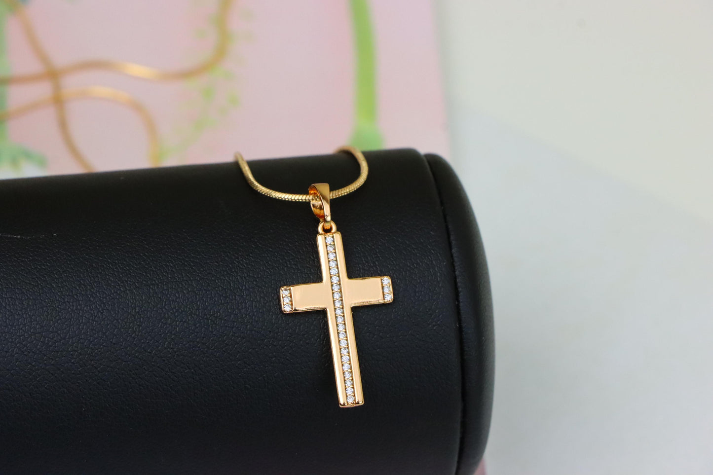 Elegant Rose Gold Cross Pendant with Crystal Inlay Design, XPPT1269 (2127-5)