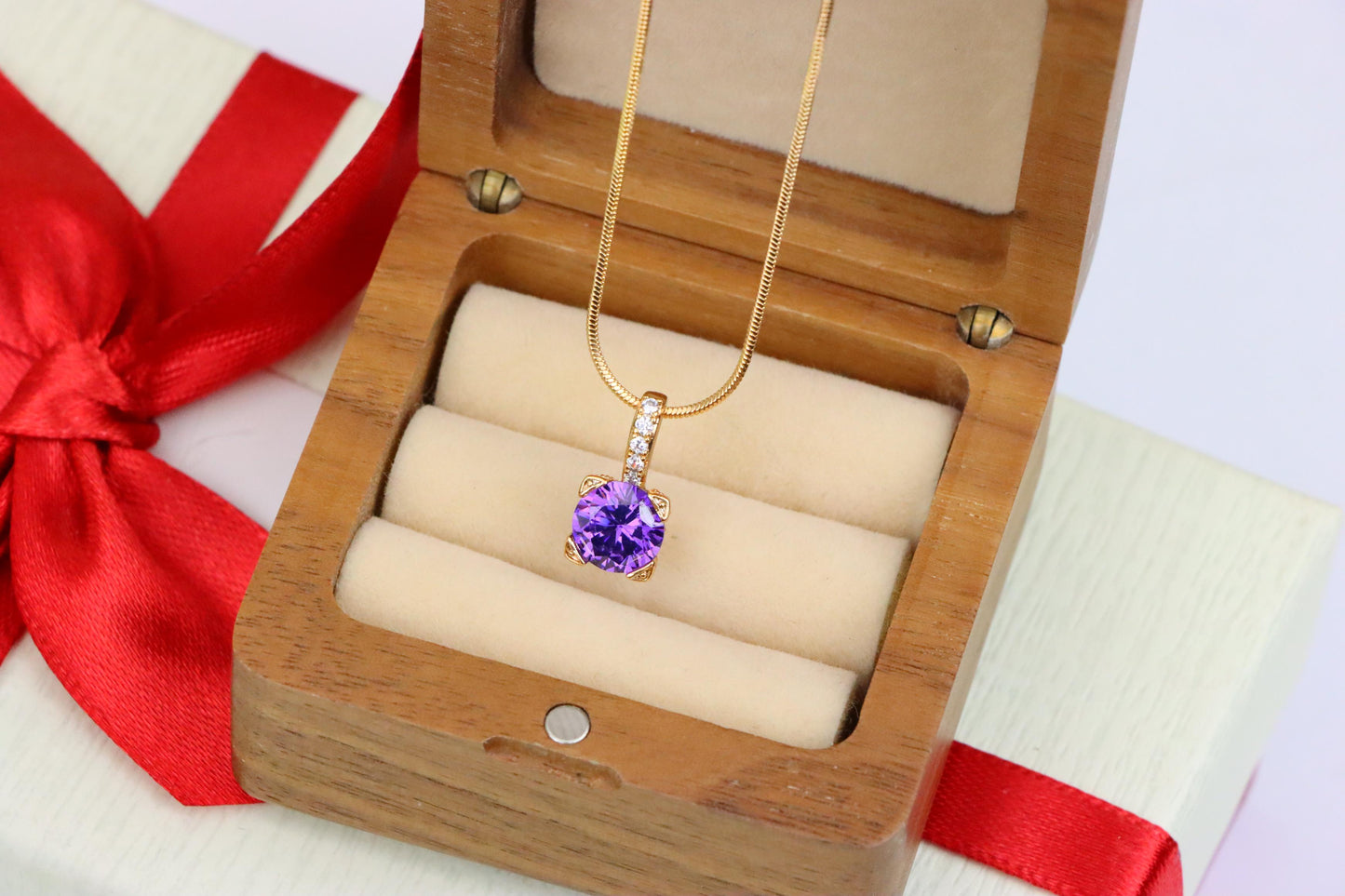 Chic Purple Round Pendant with Gold Plated Accent Bail – Elegant Finish, XPPT1718 (2150-8)