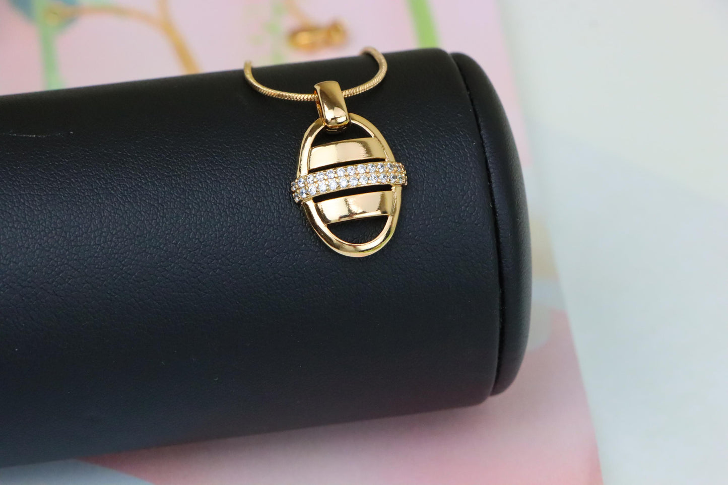 Rose Gold Oval Pendant with Crystal Accent Stripe – Elegant Design, XPPT1296 (2130-2)
