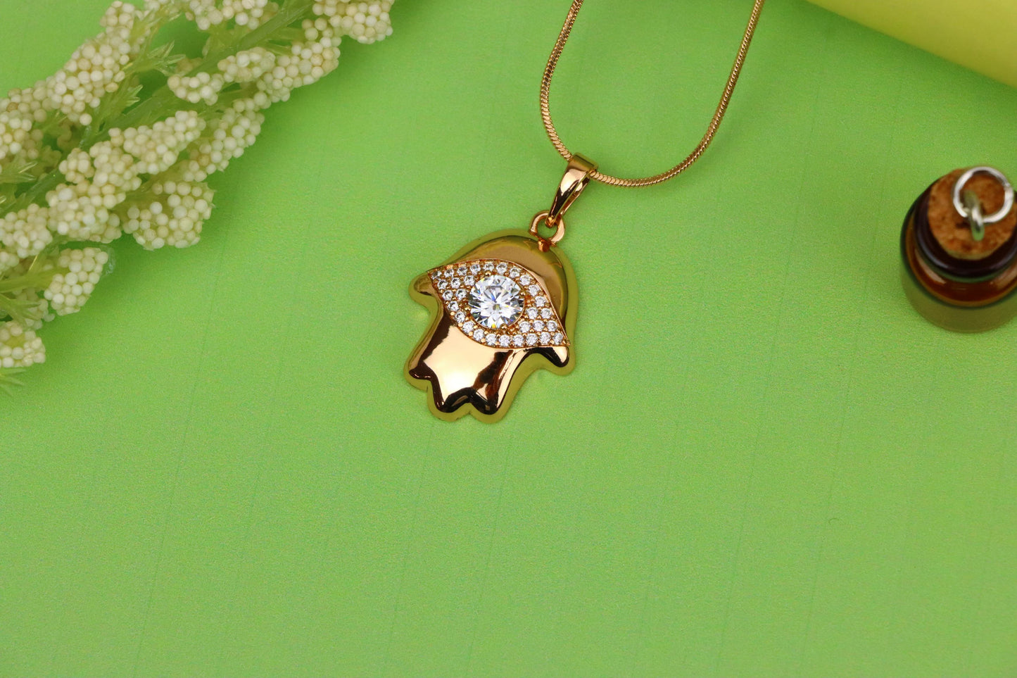 White Evil Eye Hamsa Pendant in Gold Plated Brass – Sparkling Charm, XPPT1755 (2152-2)