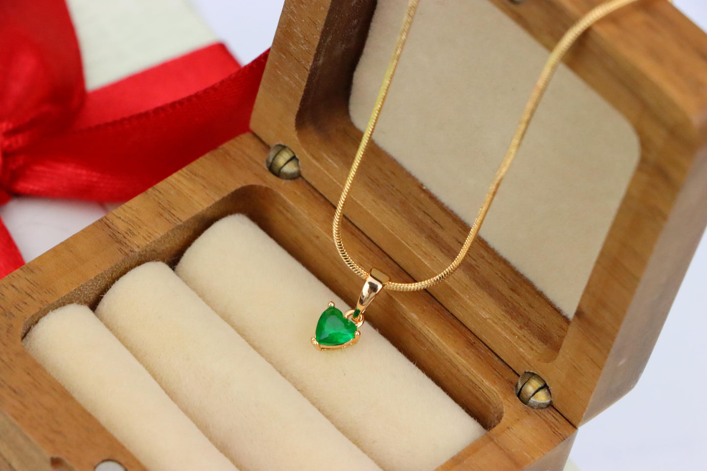 Tiny Green Heart Pendant in Gold Plated Brass, XPPT1302 (2130-8)