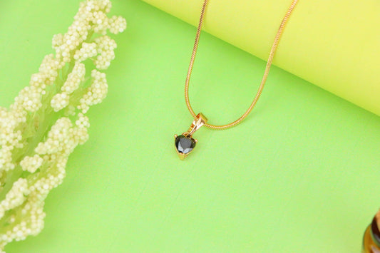 Mini Heart-Shaped Black Pendant in Gold Plated Brass, XPPT1303 (2130-8)