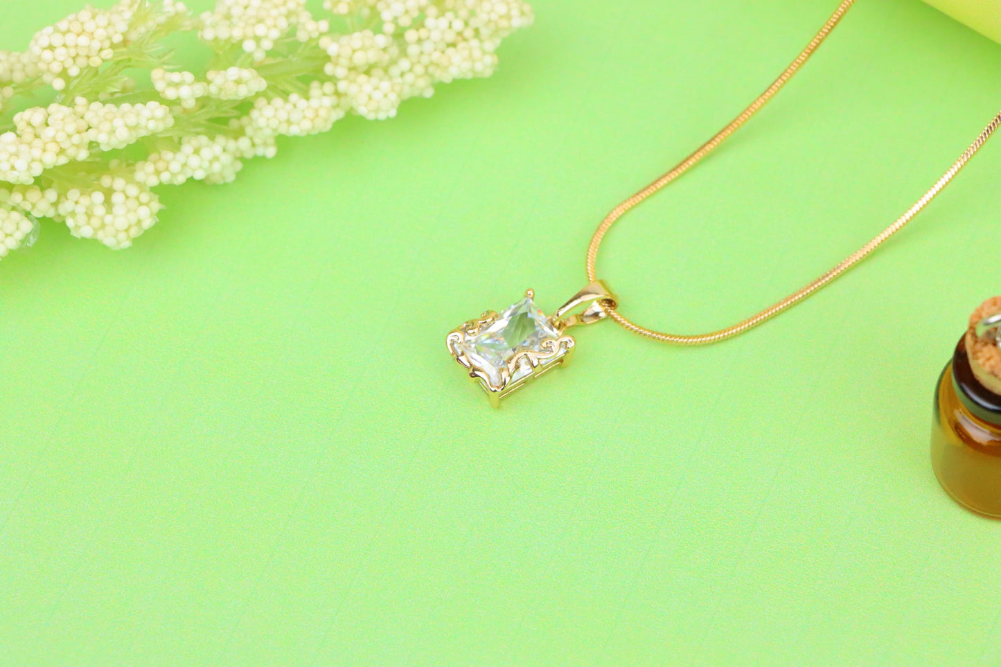 Elegant Rose Gold Pendant with Rectangle Crystal and Filigree Frame, XPPT1383 (2133-7)
