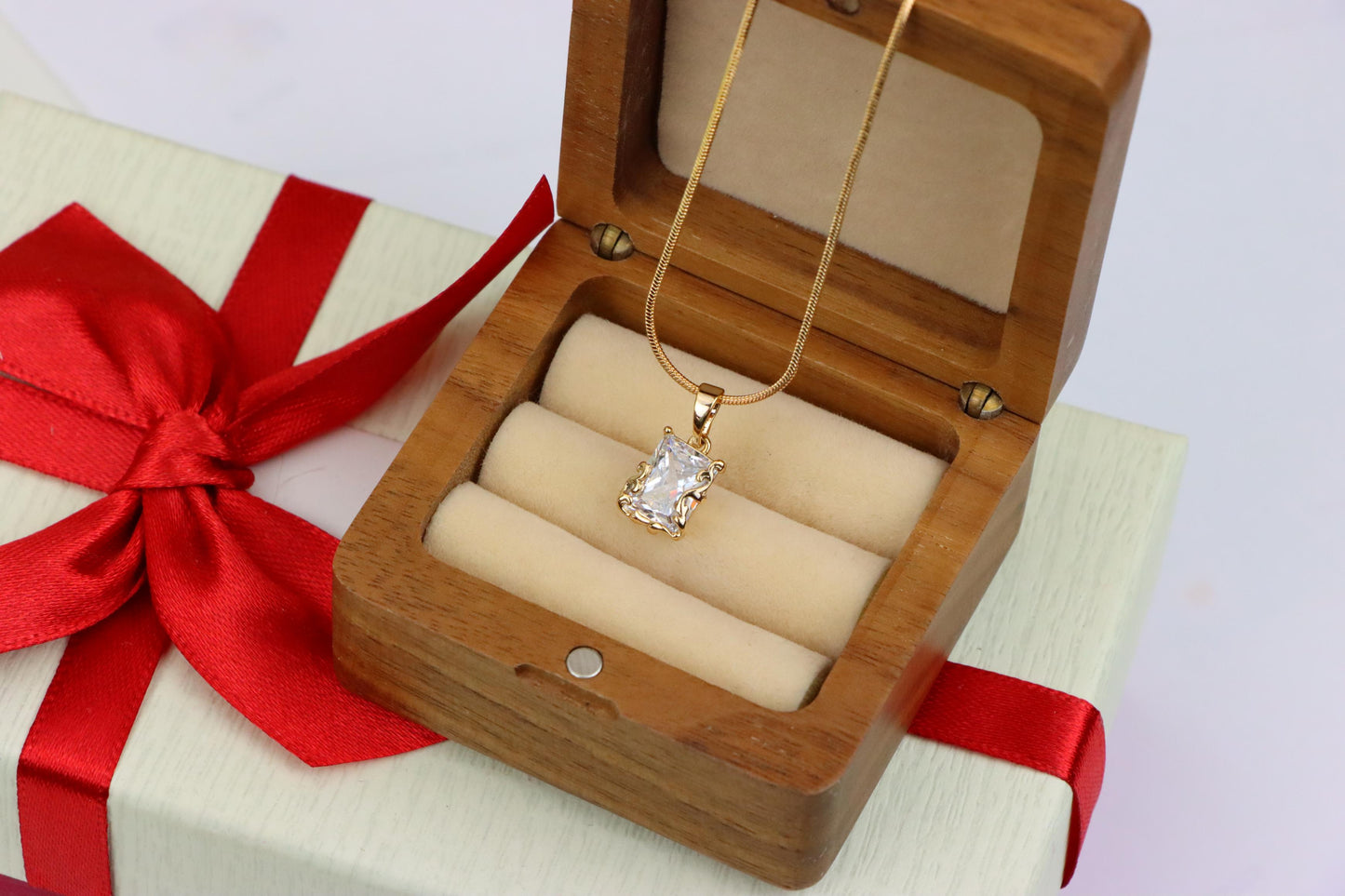 Elegant Rose Gold Pendant with Rectangle Crystal and Filigree Frame, XPPT1383 (2133-7)