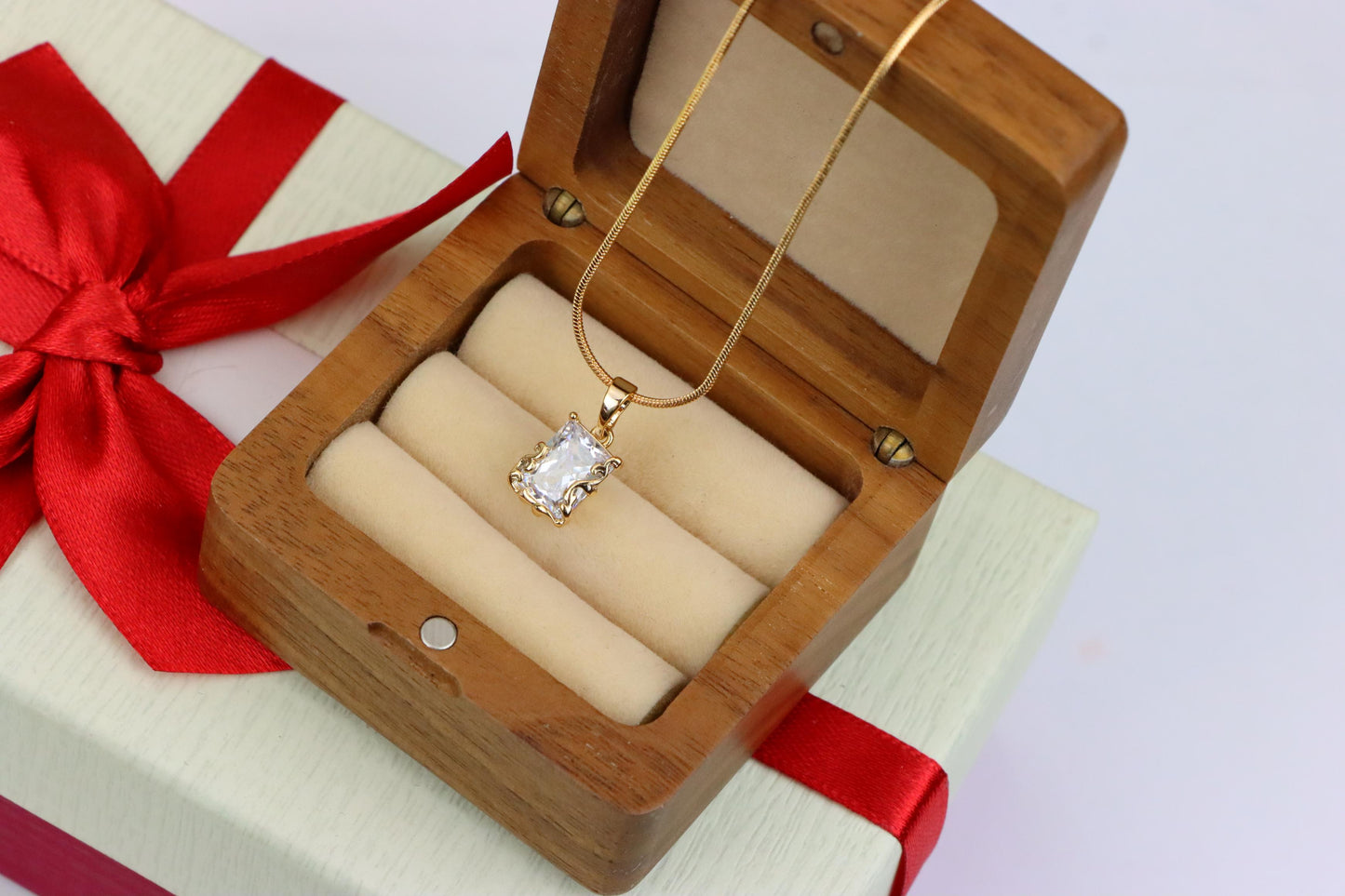 Elegant Rose Gold Pendant with Rectangle Crystal and Filigree Frame, XPPT1383 (2133-7)