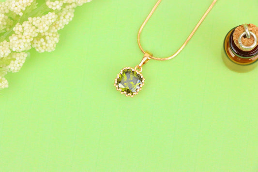 Round Green Stone Rose Gold Pendant with Delicate Beaded Frame, XPPT1869 (2158-2)