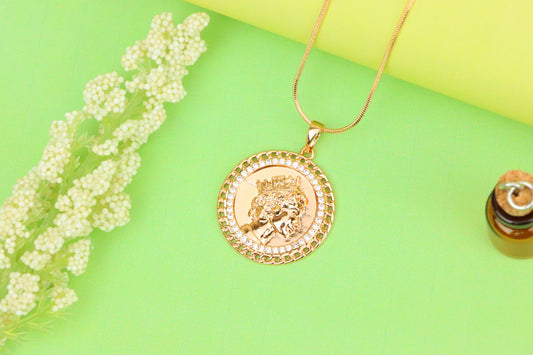 Rose Gold Coin Pendant with Queen Profile and Iced Border, XPPT1405 (2135-4)