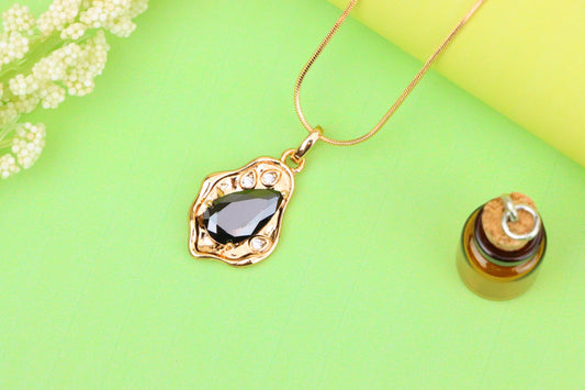 Chic Black Teardrop Pendant in Gold Frame, XPPT1735 (2162-9)